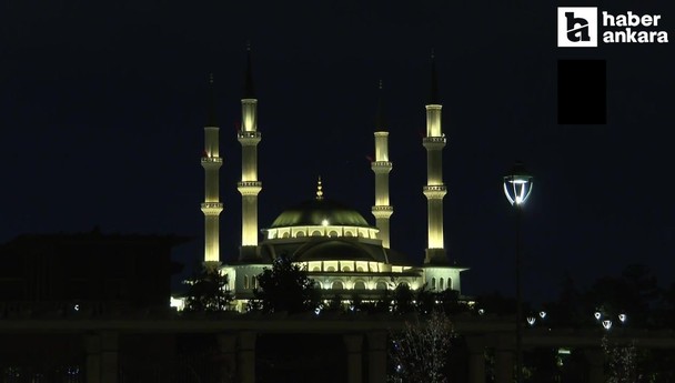 Ankara'da 15 Temmuz'a özel Beştepe Millet Cami'nin minaresinde Türk bayrağı açıldı
