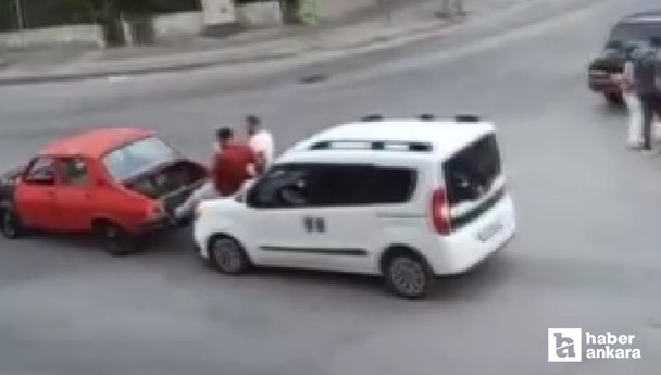 Ankara Polatlı'da bozulan arabaya ayakla ittirme çözümü