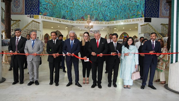 Keçiören Belediyesi Keşmir'de yaşananları anlatan bir fotoğraf sergisi açtı