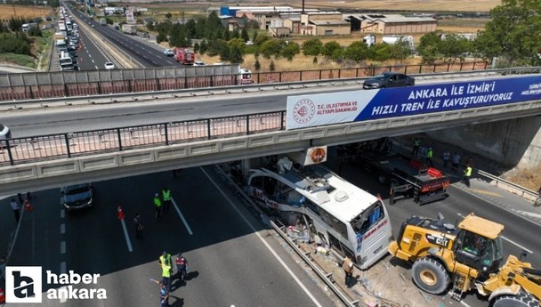 Ankara'da köprü ayağına çarpan yolcu otobüsünün Ağrı'dan çıkışı güvenlik kamerasında