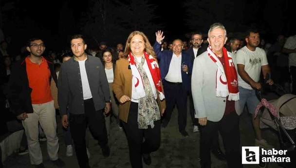 ABB Başkanı Yavaş Afyonkarahisar’da 102. Zafer yılı kutlamalarına katıldı