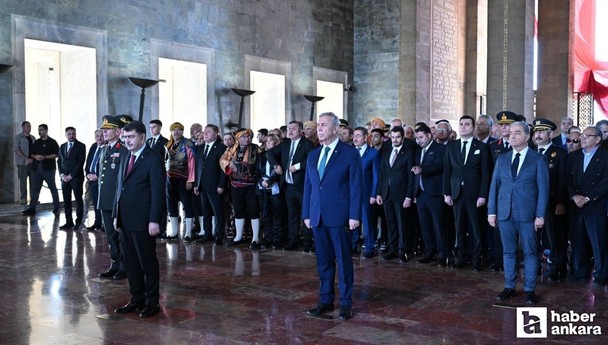 ABB Başkanı Yavaş Belediye Başkanları ile beraber Anıtkabir'i ziyaret etti