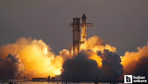 SpaceX uzaya gönderdiği güçlendirici roketi havada yakalamayı başardı
