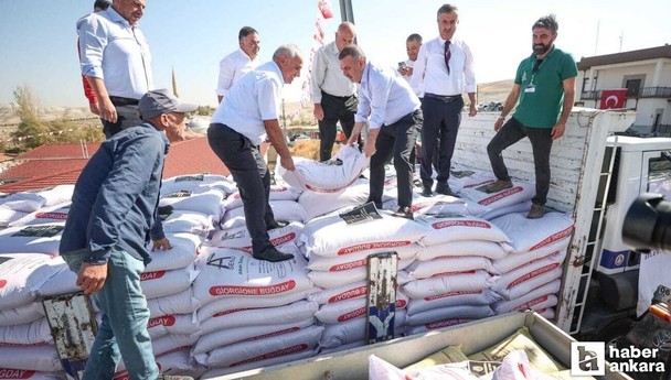 Sincan Belediyesi yüzlerce çiftçiye tohum desteğinde bulundu