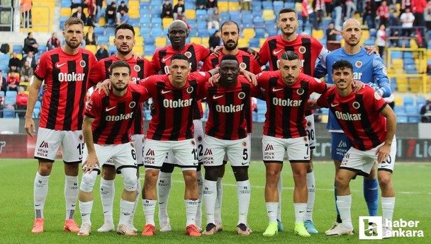 Gençlerbirliği futbolcusu Aias Aosman’ın doğum gününü kutladı