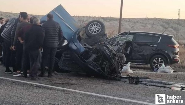 Çorum'da araçlar kafa kafaya çarpıştı: 2 kişi hayatını kaybetti, 2 kişi yaralandı