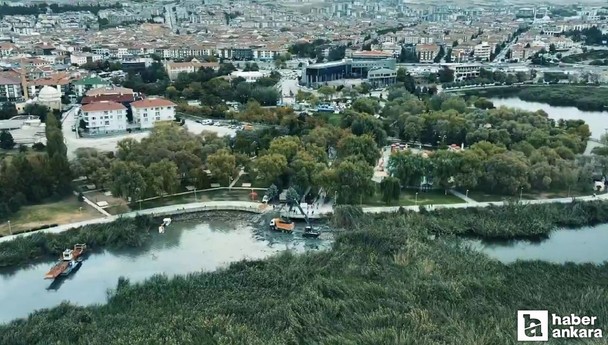 Gölbaşı Belediyesi Mogan Gölü'nü birikinti ve atıklardan temizledi