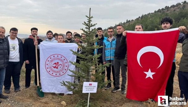 Ankara Nallıhan'da Milli Ağaçlandırma Gününde 500 fidan toprakla buluşturuldu
