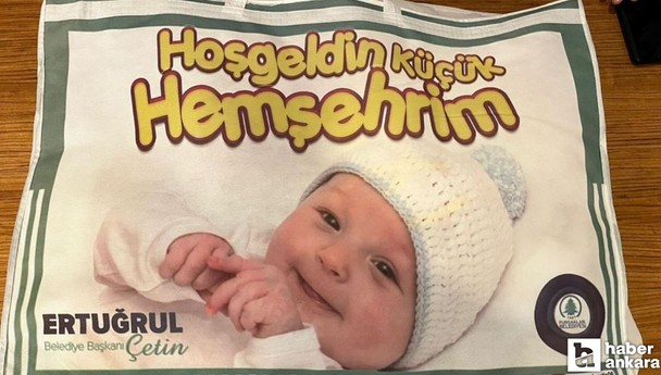 Pursaklar Belediyesi çocuğu olan aileleri hediyeler ile tebrik ediyor