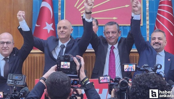 İzmir Milletvekili Ümit Özlale'nin yeni adresi CHP oldu