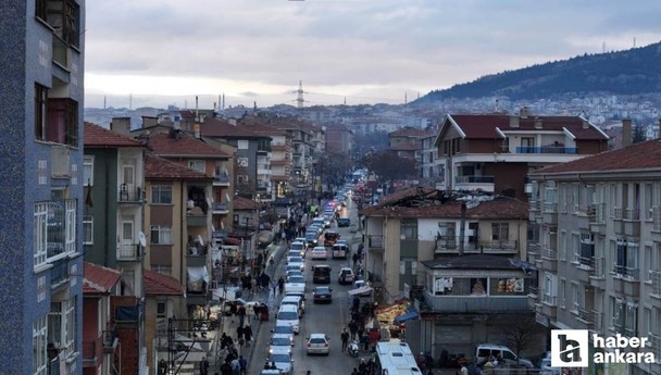 Ankara'da Suriyeliler Esed rejiminin devrilmesini sokaklarda kutladılar