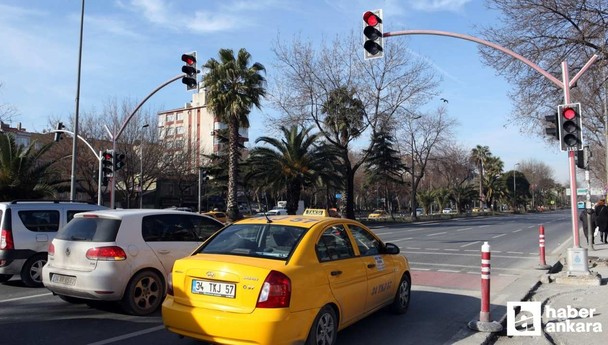 Trafik lambalarının dünyanın her yerinde yuvarlak olmasının nedeni buymuş!