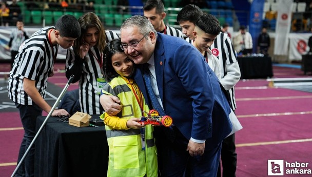 Keçiören Belediyesi Robot Yarışmasında dereceye girenleri ödüllendirdi