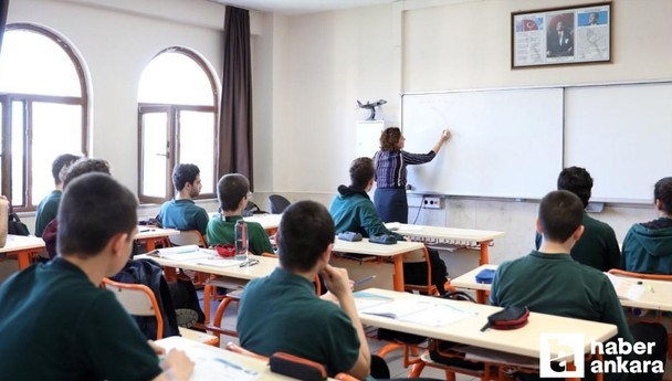 MEB Bakanı Tekin yeni kararı açıkladı! 2 dersin geçme notu değişti