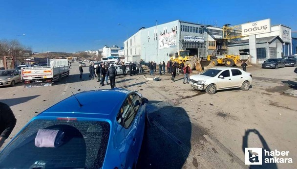 Yenimahalle İvedik kavşağında 5 araç birbirine girdi 2 kişi yaralandı!