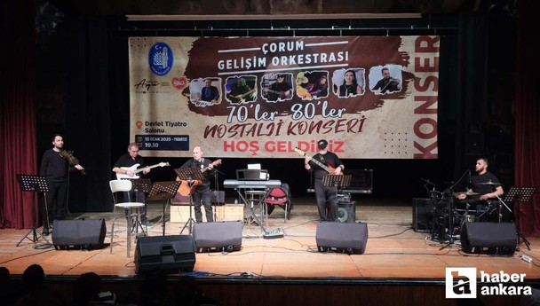 Vatandaşlardan nostalji konserine yoğun katılım