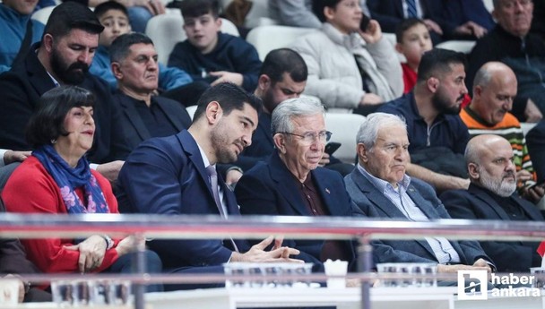 Mansur Yavaş Türkiye Güreş Şampiyonasını tribünden takip etti
