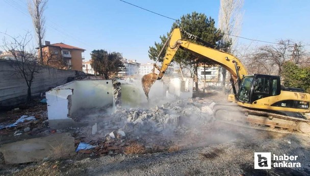 Altındağ Belediyesi metruk yapıların yıkımına devam ediyor