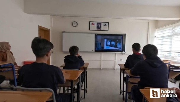 Ankara'da öğrencilere uzay yolculuğunun belgeseli izlettirildi!