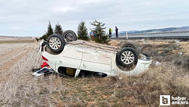 Kırıkkale'de tarlaya devrilen otomobilde 3 kişi yaralandı