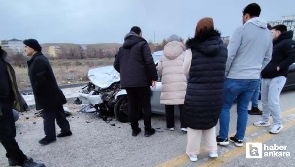 Ankara'da 4 aracın çarpıştığı kazada 1 otomobil takla attı