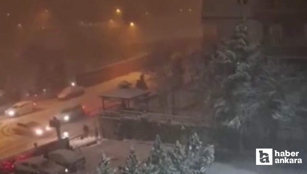 Ankara Mamak'ta kar yağışı trafik kazasına neden oldu
