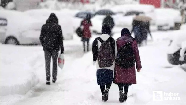 Yoğun kar yağışı nedeniyle 35 ilde eğitime ara verildi