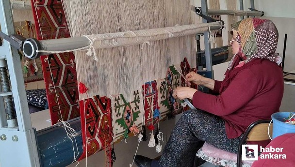 Beypazarı Halk Eğitimi Merkezi'nde el emeği kilim dokundu