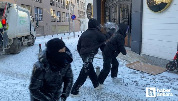 Eskişehirliler bekledikleri kar yağışına kavuştu