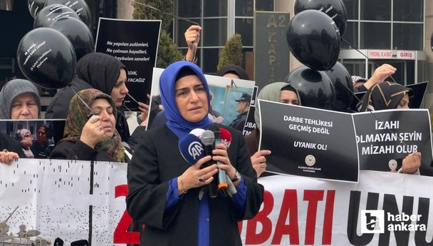 28 Şubat darbe mağdurları Ankara Adliyesi önünde