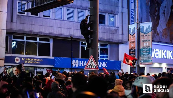 Ankara'da izinsiz gösteri yapan gruba müdahale: 44 kişi gözaltında!