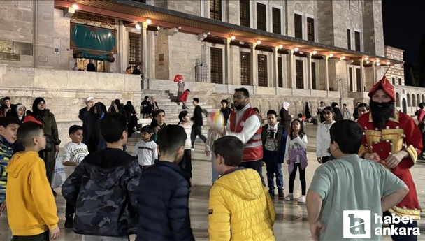 Fatih Camii avlusunda çocuklara Ramazana özel etkinlikler düzenlendi