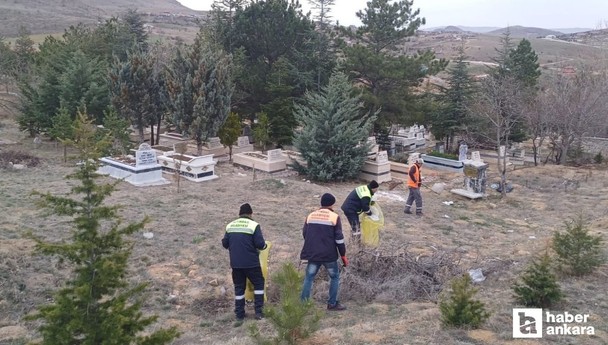 Altındağ Belediyesi Ramazan Bayramı öncesi mezarlıkları temizledi