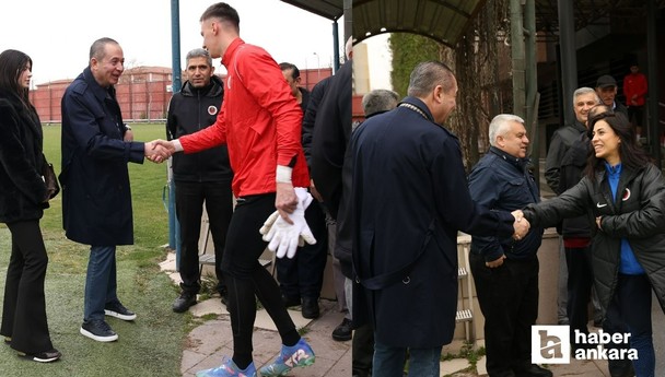 Gençlerbirliği yönetimi ve futbolcuları bayramlaştı