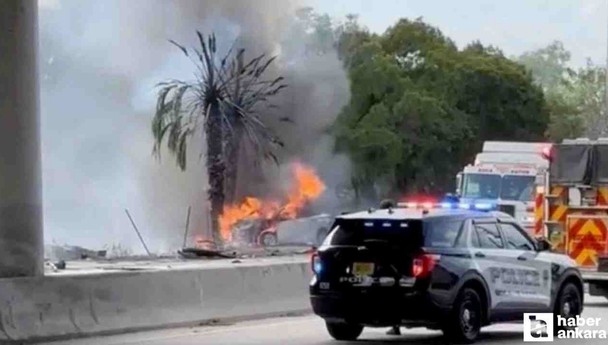 ABD'de arabanın üzerine düşen uçak alev aldı