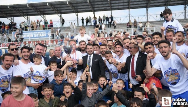 Kahramankazan Belediyespor şampiyonluk kupasını kaldırdı