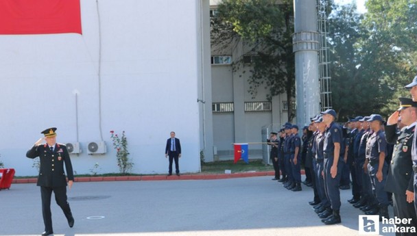 Ankara İl Jandarma Komutanlığı ekipleri, hastanede tedavi gören çocuklara sürpriz yaptı