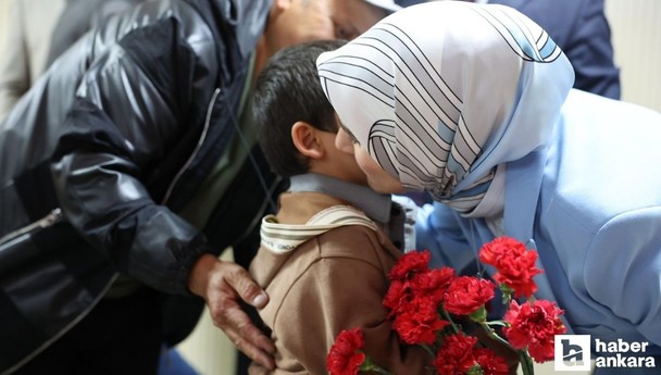 Aile Bakanı Göktaş otizmli çocuklar ve aileleriyle buluştu