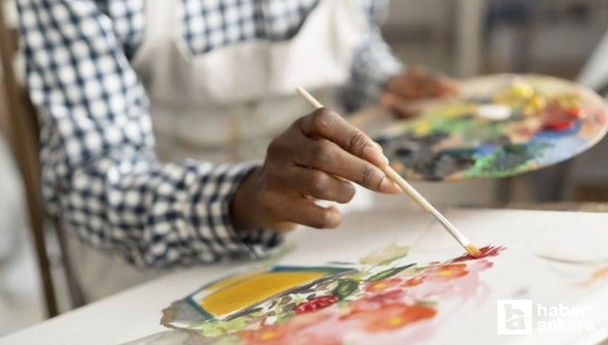 9 yaşındaki küçük ressam Ankara'da ilk kişisel sergisini açtı