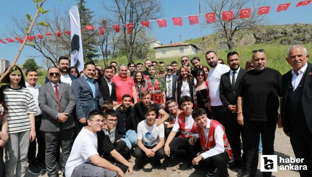 Keçiören Belediye Başkanı Özarslan gençlerle fidan dikti