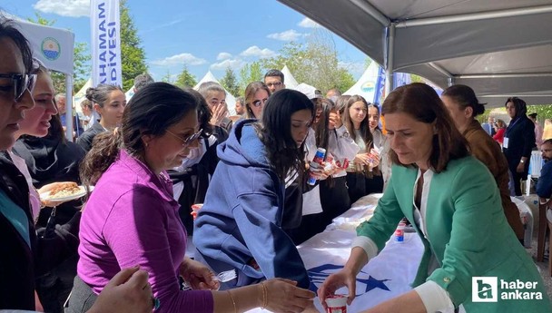 Kahramankazan Belediyesi ilçenin lezzetlerini tanıtıp ikram etti