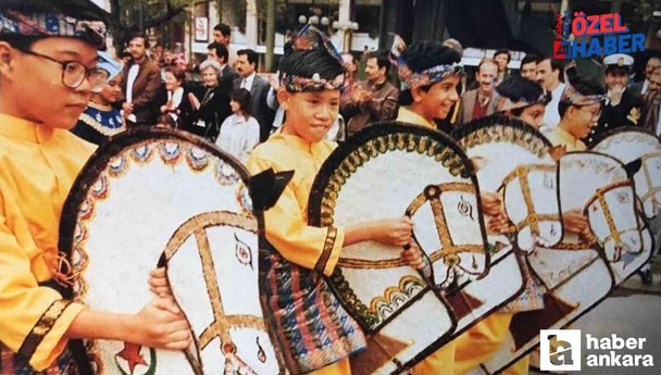 Seneler önce dünyanın farklı ülkelerinden gelen çocuklar Ankara'da gönüllü ailelerde kalıyordu! İşte nedeni