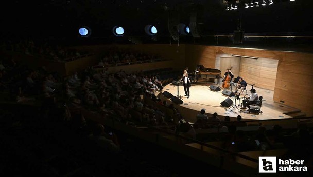 Tenor Aykut Yılmaz'dan CSO Ada Ankara'da 'Napolitango' konseri