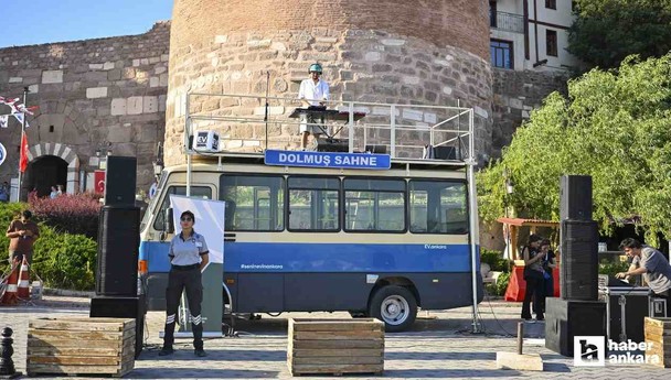 ABB'nin desteklediği Dolmuş Sahne ev sahipliğinde Ankara Kalesi'nde konser