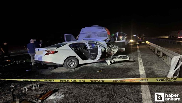 Sincan'da otomobil ile minibüs çarpıştı: 1 ölü 1 yaralı!