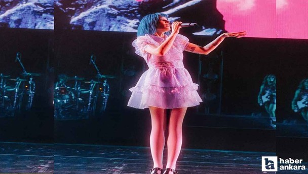 Dünyaca ünlü pop yıldızı Halsey'den Türkiye konseri!