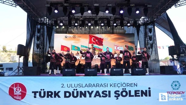 Keçiören Belediyesi'nin Türk Dünyası şöleni etkinliğinde renkli görüntüler