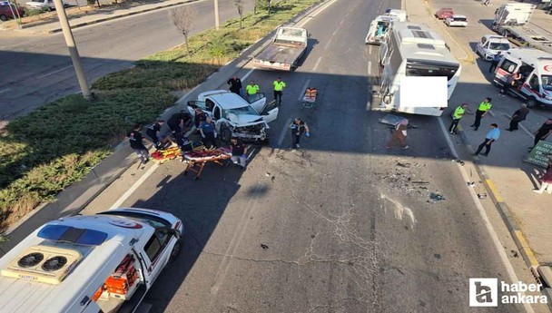 Elmadağ'da otomobil otobüse çarptı: 2 kişi yaralandı!