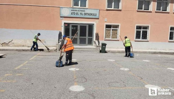 Altındağ Belediyesi ilçedeki okullarda temizlik yaptı