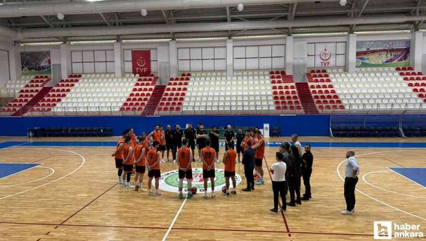 Etimesgut Belediyesi Gelişim Spor Kulübü basketbol takımı ilk antrenmanını yaptı